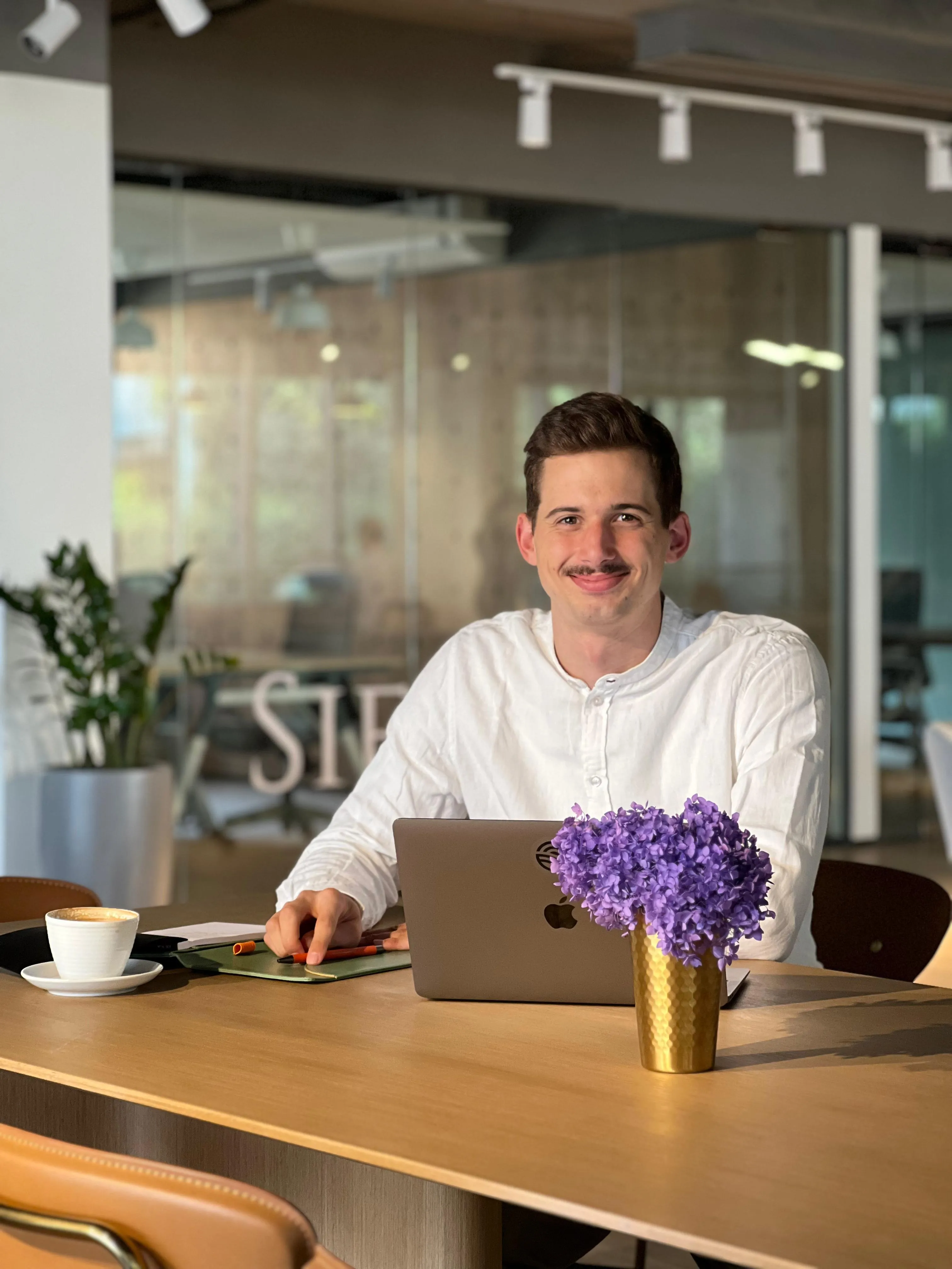 Timo Clasen arbeitet an Strukturen für einen Handwerksbetrieb